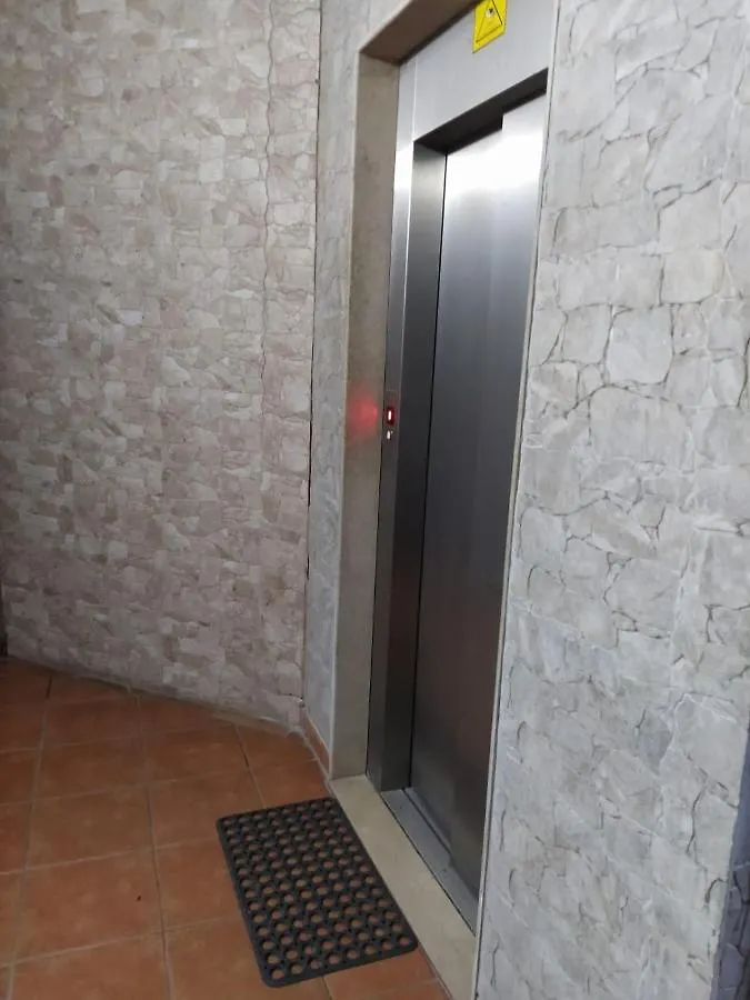 דורס Jozi Kaiser Apartment 3
